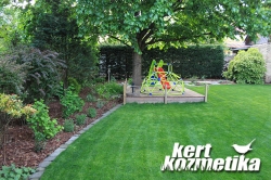 Árnyékos hátsó kertrész (25)